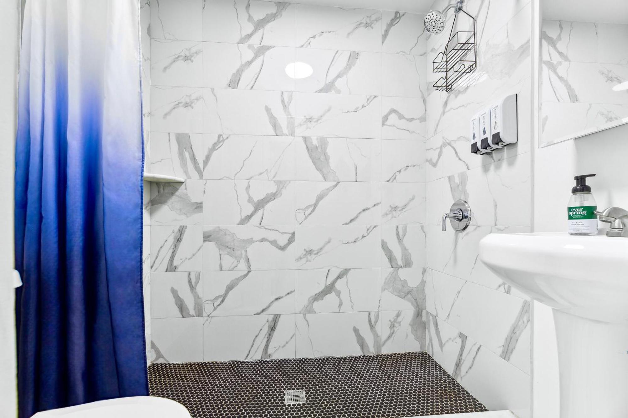 Homelike Suites In The Heart Of China Town Нью-Йорк Екстер'єр фото