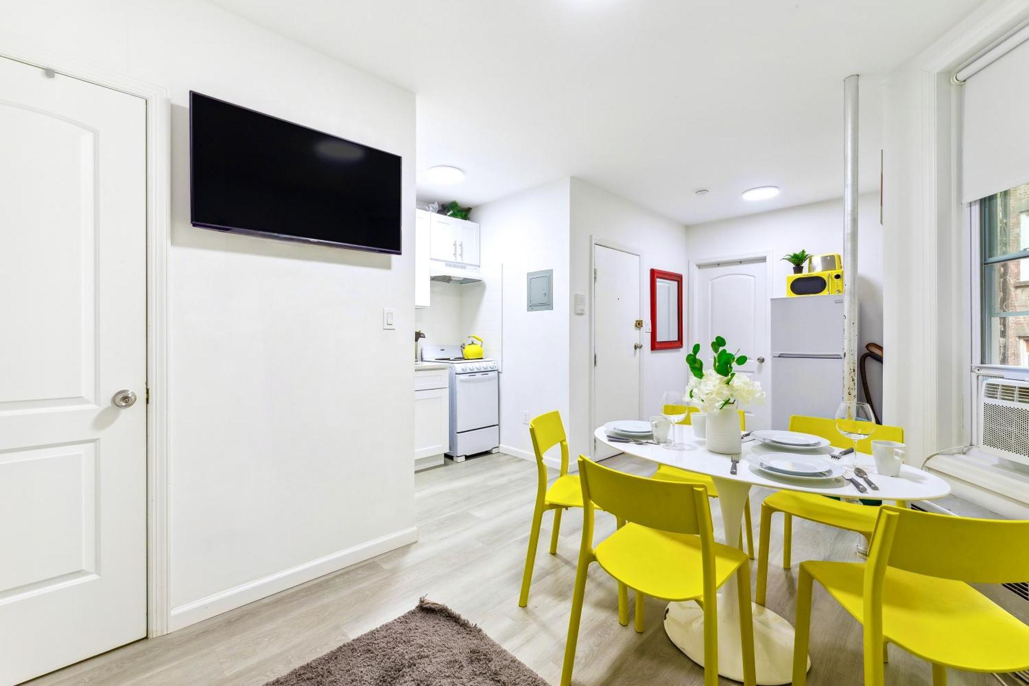 Homelike Suites In The Heart Of China Town Нью-Йорк Екстер'єр фото